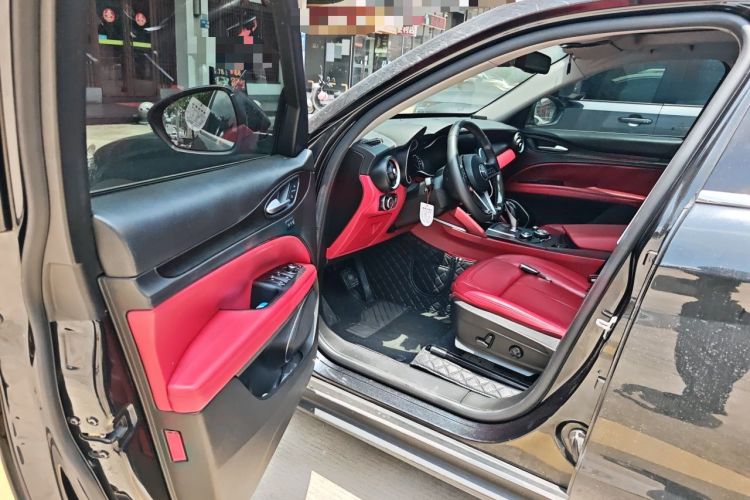 Used Alfa Romeo Stelvio 2017 2.0T 200HP Elite Edition Driver Seat