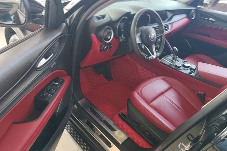 Used Alfa Romeo Stelvio 2017 2.0T 200HP Elite Edition Driver Seat