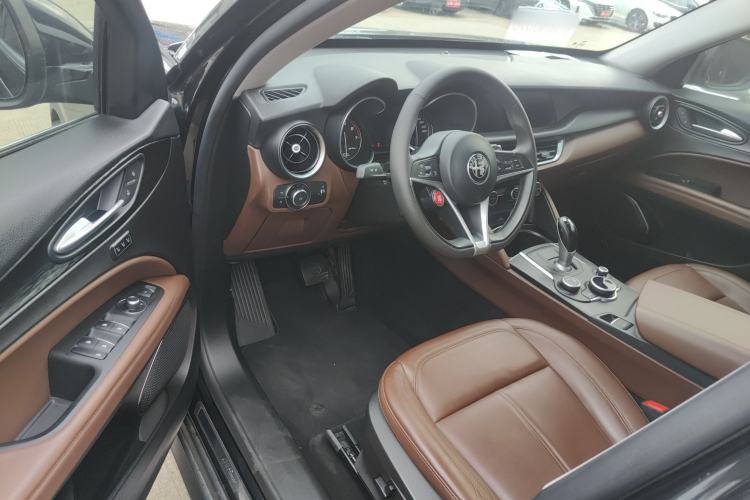 Used Alfa Romeo Stelvio 2017 2.0T 200HP Luxury Edition Driver Seat