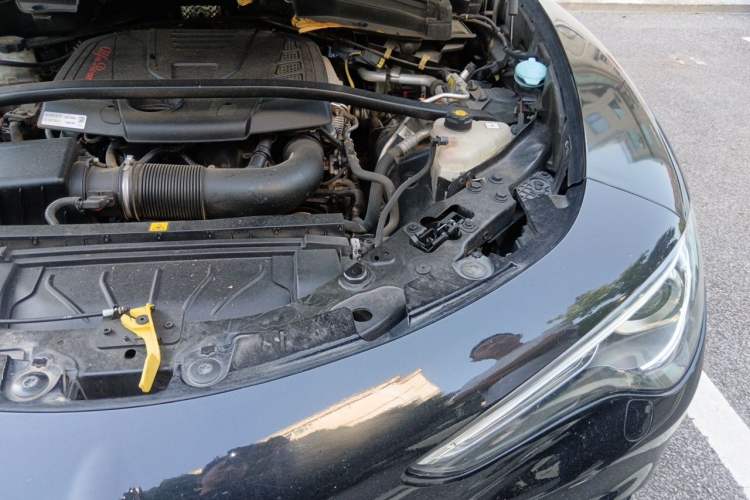 Used Alfa Romeo Stelvio 2017 2.0T 280HP Luxury Edition Engine Bay Left