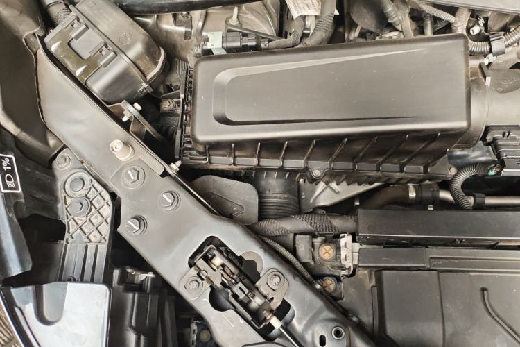 Used Alfa Romeo Stelvio 2017 2.0T 200HP Luxury Edition Engine Bay Right