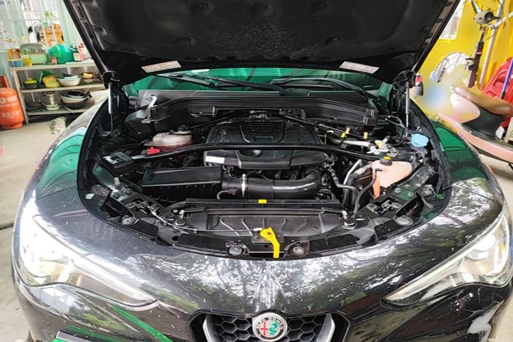 Used Alfa Romeo Stelvio 2017 2.0T 200HP Elite Edition Engine Bay