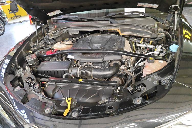 Used Alfa Romeo Stelvio 2017 2.0T 200HP Luxury Edition Engine Bay