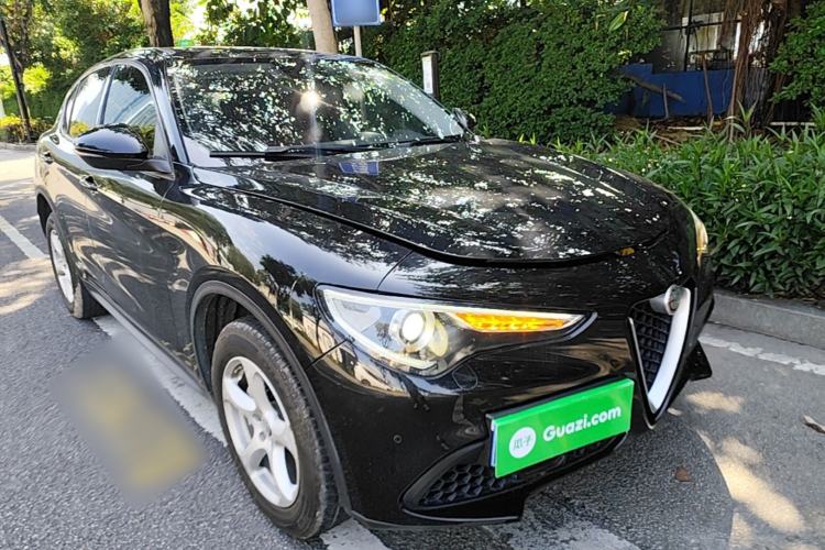 Used Alfa Romeo Stelvio 2017 2.0T 200HP Elite Edition Exterior 1