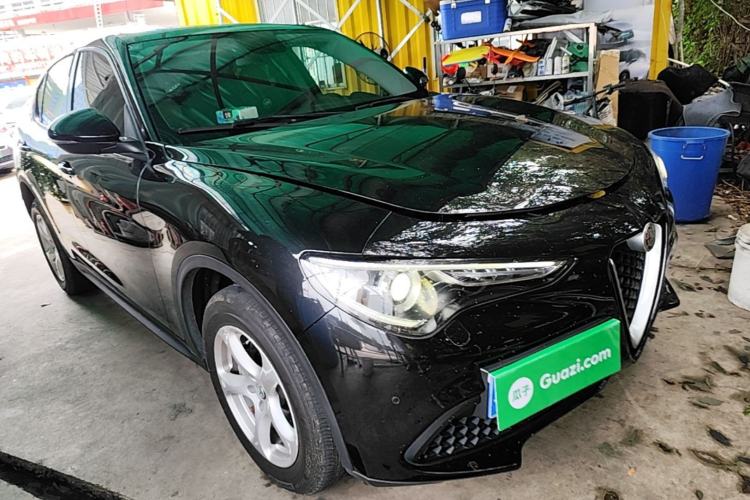 Used Alfa Romeo Stelvio 2017 2.0T 200HP Elite Edition Exterior 1