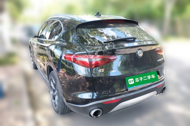 Used Alfa Romeo Stelvio 2017 2.0T 200HP Luxury Edition Exterior 3