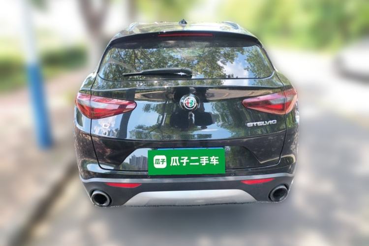 Used Alfa Romeo Stelvio 2017 2.0T 200HP Luxury Edition Exterior 4