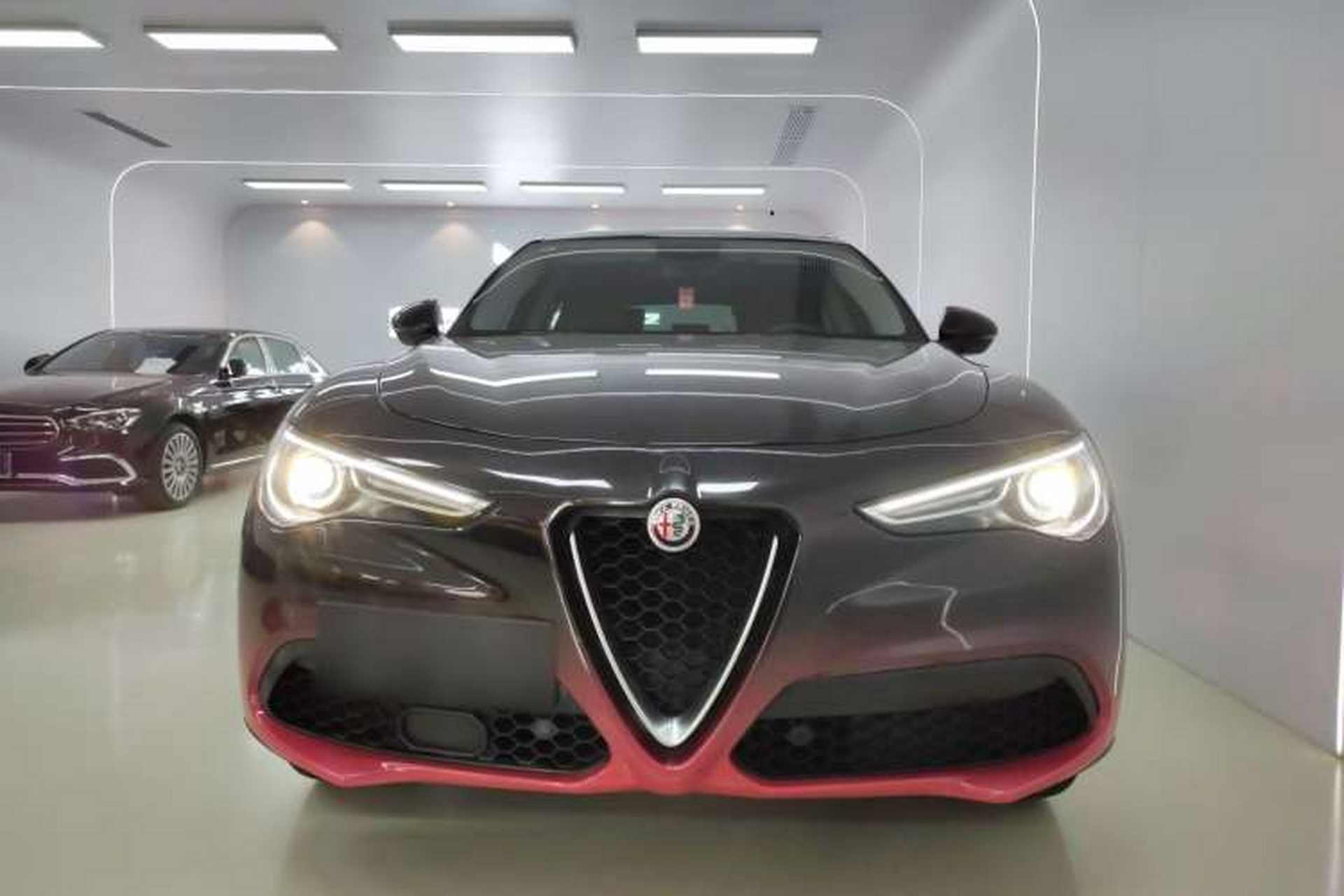 Used Alfa Romeo Stelvio 2017 2.0T 200HP Elite Edition Front