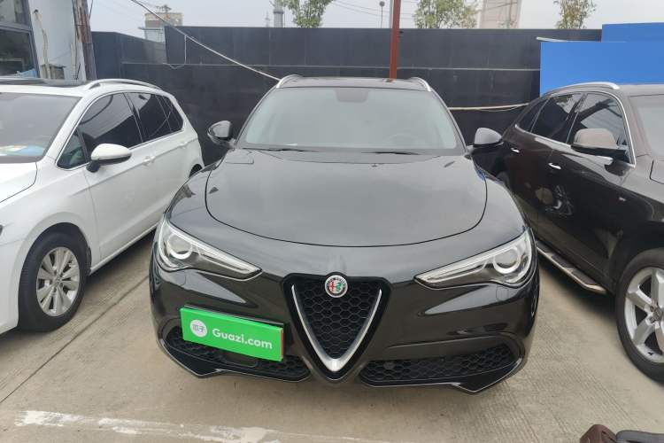 Used Alfa Romeo Stelvio 2017 2.0T 200HP Luxury Edition Front