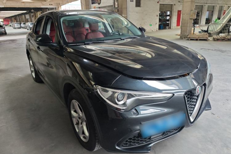 Used Alfa Romeo Stelvio 2017 2.0T 200HP Elite Edition Front Right 45 Deg