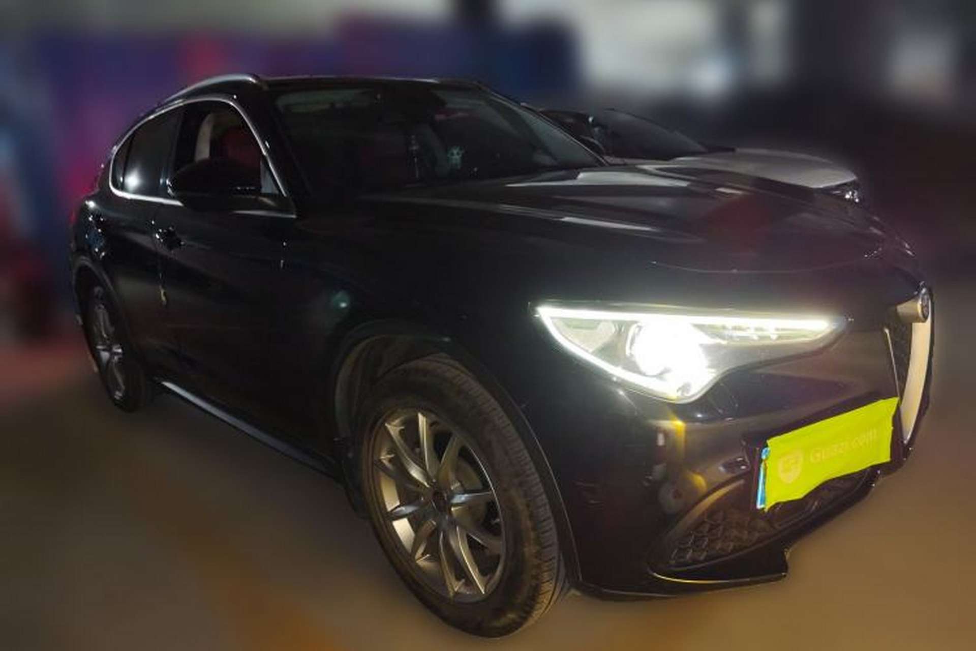 Used Alfa Romeo Stelvio 2017 2.0T 200HP Luxury Edition Front Right 45 Deg