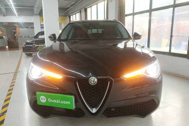 Used Alfa Romeo Stelvio 2017 2.0T 200HP Luxury Edition Front