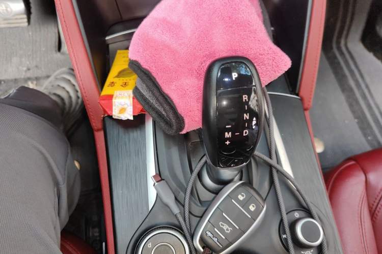 Used Alfa Romeo Stelvio 2017 2.0T 200HP Elite Edition Gear Lever