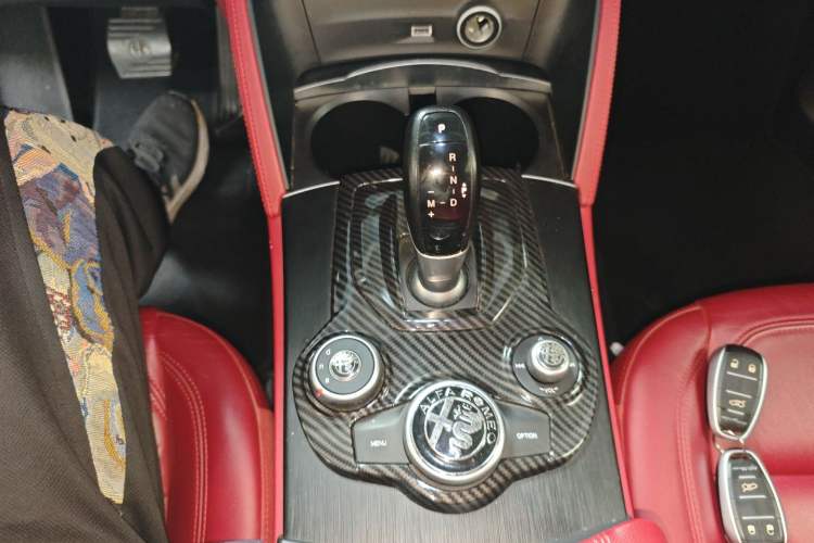 Used Alfa Romeo Stelvio 2017 2.0T 200HP Elite Edition Gear Lever