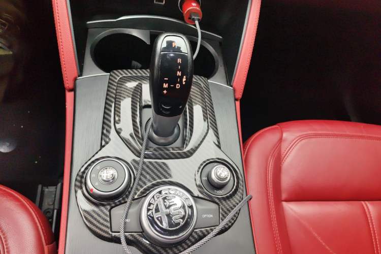 Used Alfa Romeo Stelvio 2017 2.0T 200HP Elite Edition Gear Lever