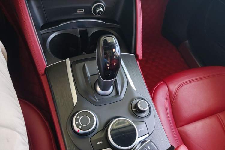 Used Alfa Romeo Stelvio 2017 2.0T 200HP Elite Edition Gear Lever
