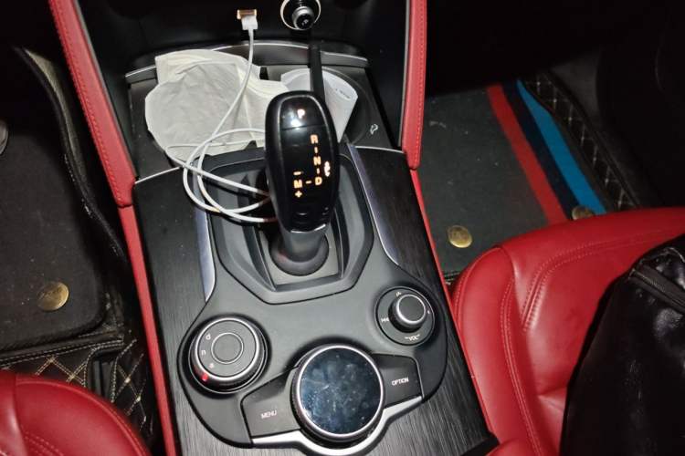 Used Alfa Romeo Stelvio 2017 2.0T 200HP Elite Edition Gear Lever