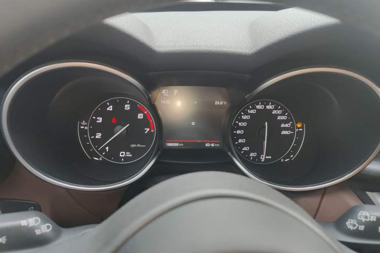 Used Alfa Romeo Stelvio 2017 2.0T 200HP Luxury Edition Instrument Cluster