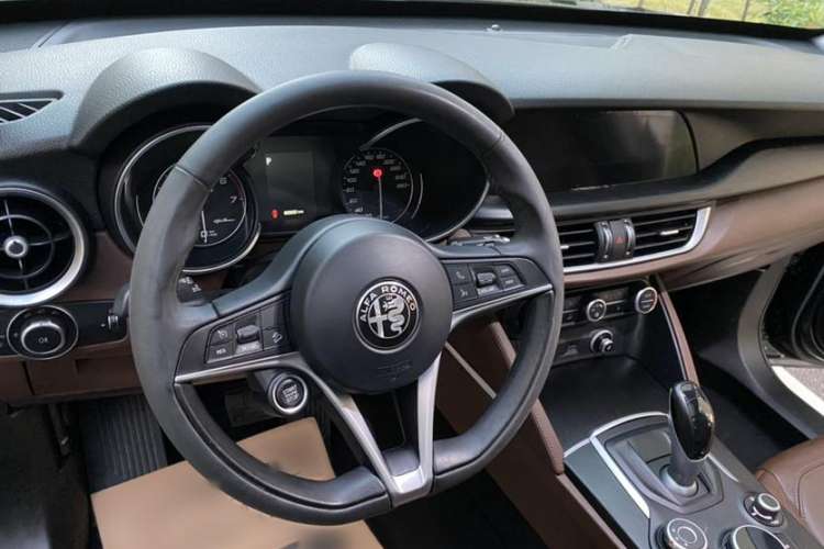 Used Alfa Romeo Stelvio 2017 2.0T 200HP Elite Edition Interior 1