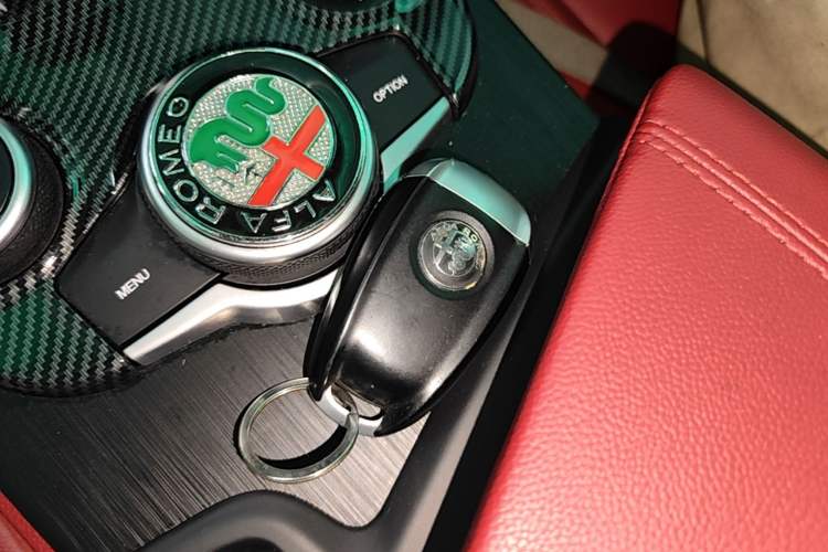 Used Alfa Romeo Stelvio 2017 2.0T 200HP Elite Edition Interior 1