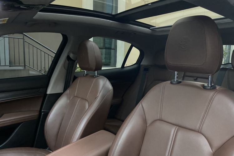 Used Alfa Romeo Stelvio 2017 2.0T 200HP Elite Edition Interior 2