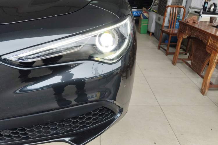Used Alfa Romeo Stelvio 2017 2.0T 200HP Elite Edition Left Front Headlight