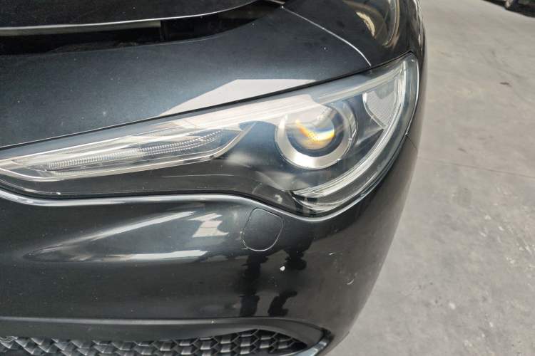 Used Alfa Romeo Stelvio 2017 2.0T 200HP Elite Edition Left Front Headlight