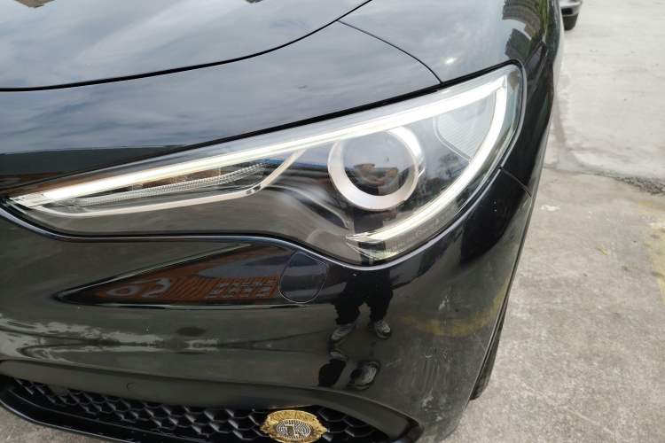 Used Alfa Romeo Stelvio 2017 2.0T 200HP Luxury Edition Left Front Headlight