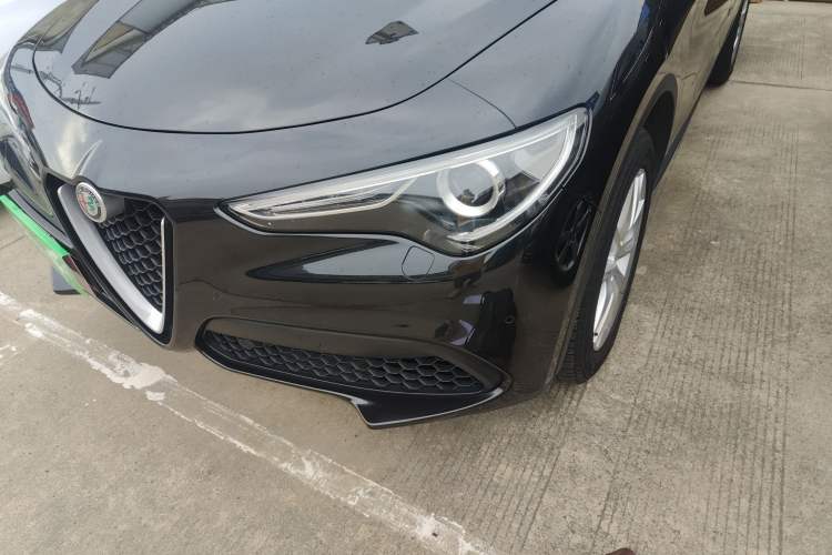 Used Alfa Romeo Stelvio 2017 2.0T 200HP Luxury Edition Left Front Headlight