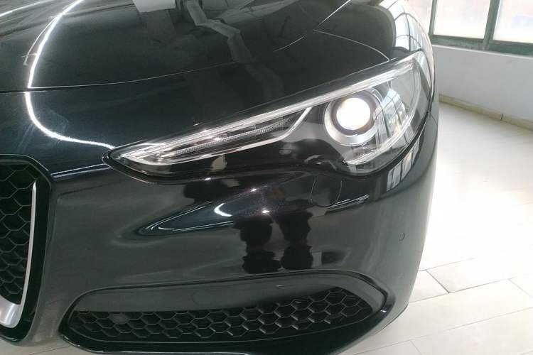 Used Alfa Romeo Stelvio 2017 2.0T 200HP Luxury Edition Left Front Headlight