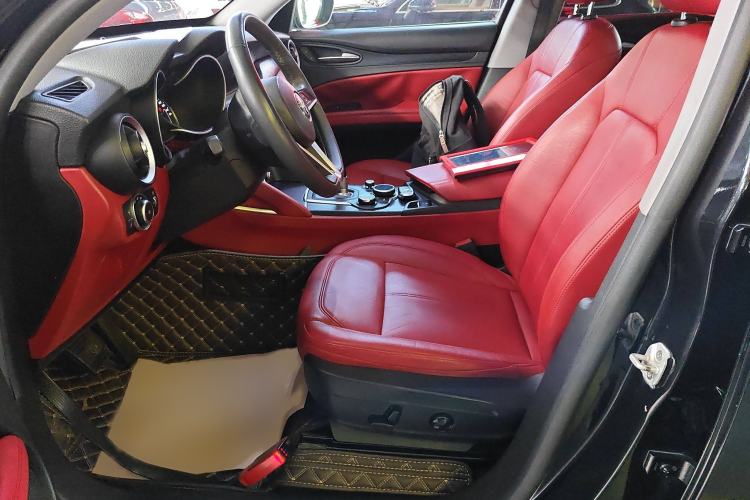 Used Alfa Romeo Stelvio 2017 2.0T 200HP Luxury Edition Left Front Seat