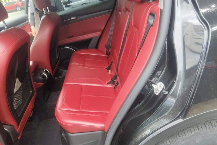 Used Alfa Romeo Stelvio 2017 2.0T 200HP Elite Edition Left Rear Seat