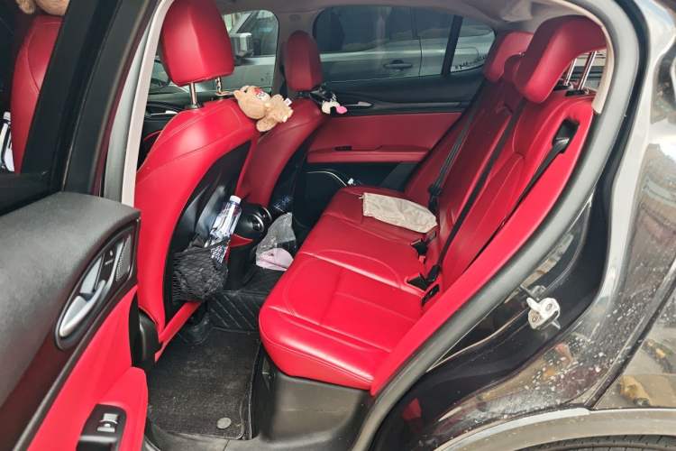 Used Alfa Romeo Stelvio 2017 2.0T 200HP Elite Edition Left Rear Seat