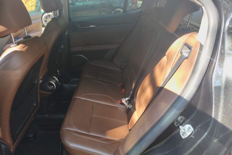 Used Alfa Romeo Stelvio 2017 2.0T 200HP Luxury Edition Left Rear Seat