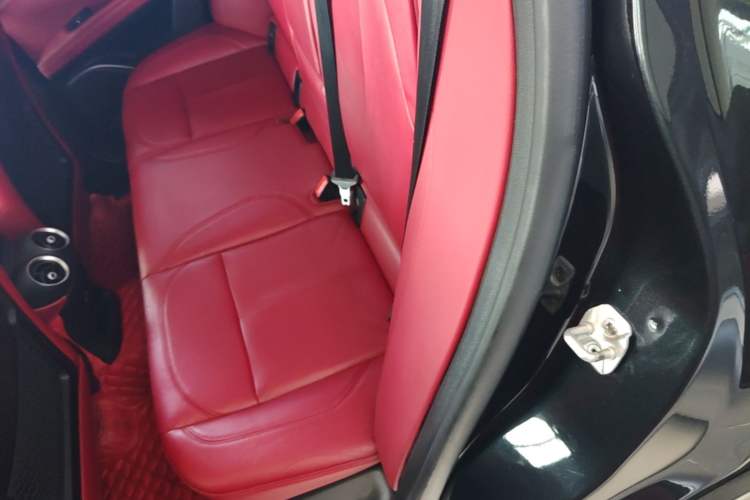 Used Alfa Romeo Stelvio 2017 2.0T 200HP Elite Edition Left Rear Seat