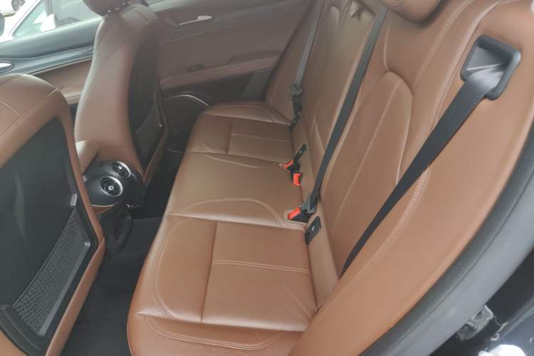 Used Alfa Romeo Stelvio 2017 2.0T 200HP Luxury Edition Left Rear Seat
