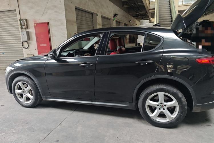 Used Alfa Romeo Stelvio 2017 2.0T 200HP Elite Edition Left Side