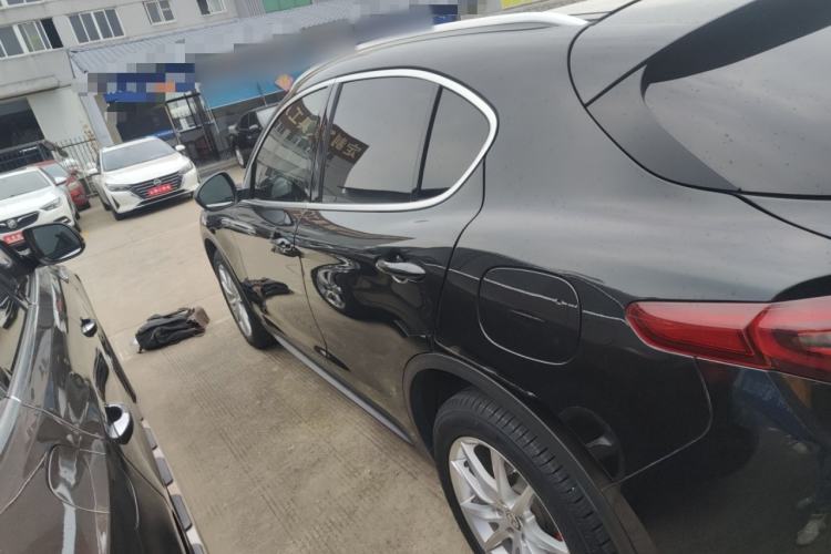 Used Alfa Romeo Stelvio 2017 2.0T 200HP Luxury Edition Left Side