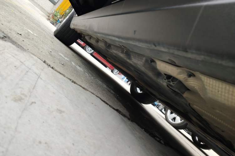 Used Alfa Romeo Stelvio 2017 2.0T 200HP Luxury Edition Left Side Sill