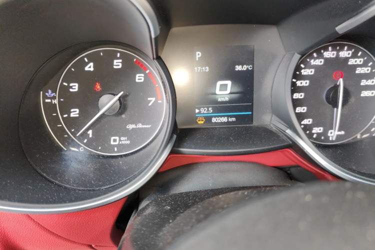 Used Alfa Romeo Stelvio 2017 2.0T 200HP Elite Edition Odometer Close Up