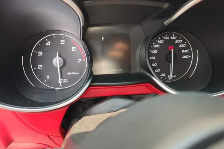 Used Alfa Romeo Stelvio 2017 2.0T 200HP Elite Edition Odometer Close Up