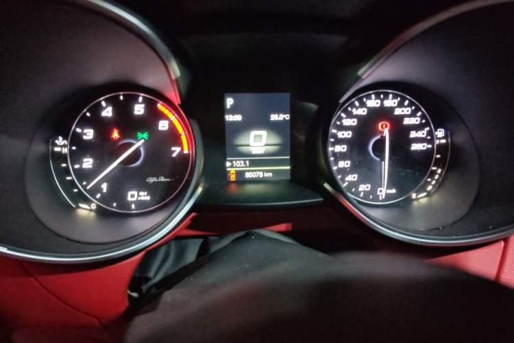 Used Alfa Romeo Stelvio 2017 2.0T 200HP Elite Edition Odometer Close Up