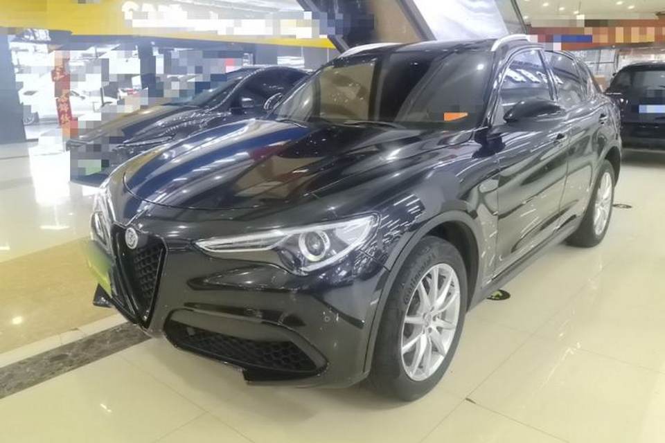 Alfa Romeo Stelvio 2017