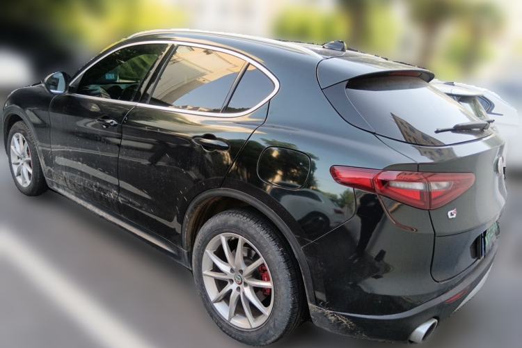 Used Alfa Romeo Stelvio 2017 2.0T 280HP Luxury Edition Rear Left 45 Deg