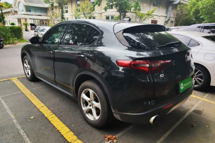 Used Alfa Romeo Stelvio 2017 2.0T 200HP Elite Edition Rear Left 45 Deg