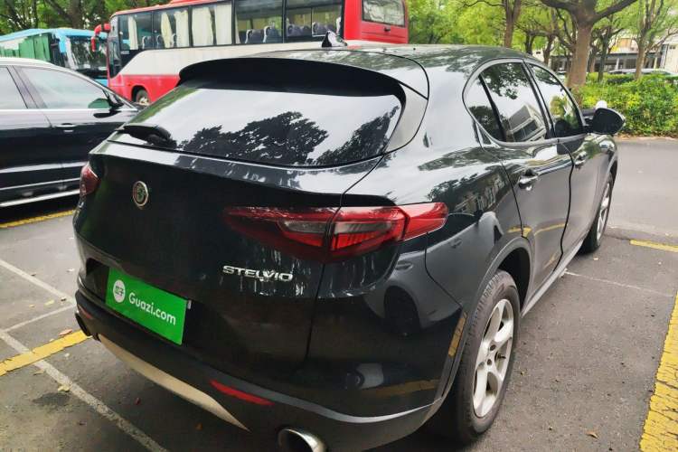 Used Alfa Romeo Stelvio 2017 2.0T 200HP Elite Edition Rear Right 45 Deg