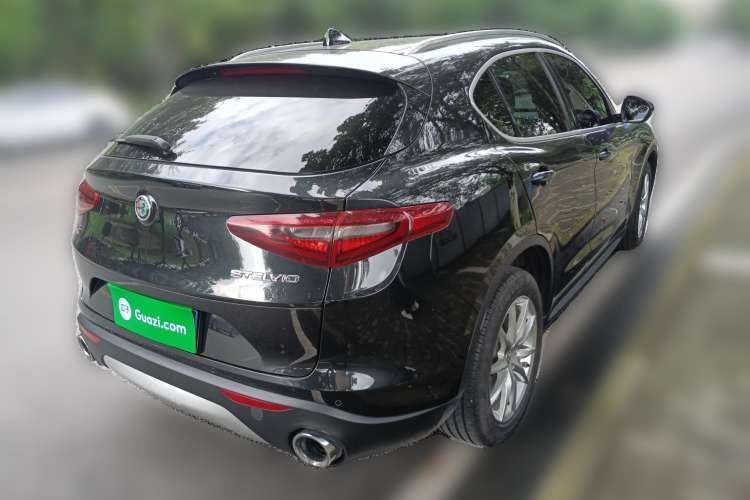 Used Alfa Romeo Stelvio 2017 2.0T 200HP Luxury Edition Rear Right 45 Deg