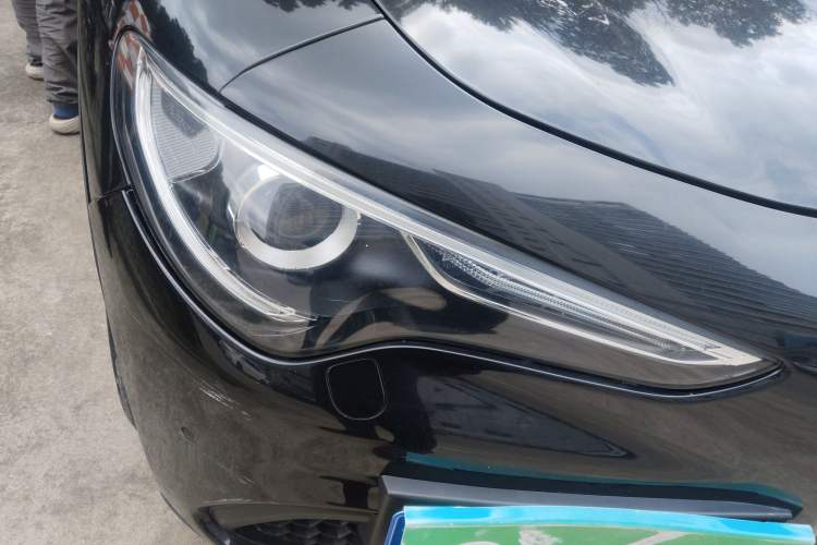 Used Alfa Romeo Stelvio 2017 2.0T 200HP Elite Edition Right Front Headlight
