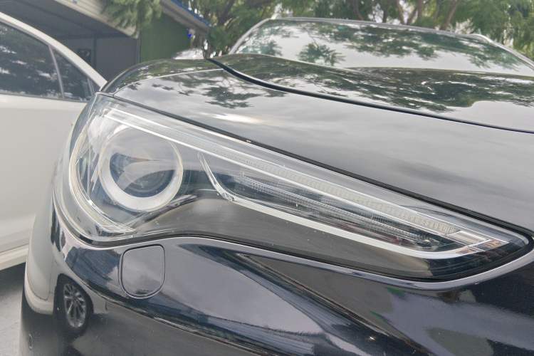 Used Alfa Romeo Stelvio 2017 2.0T 200HP Luxury Edition Right Front Headlight