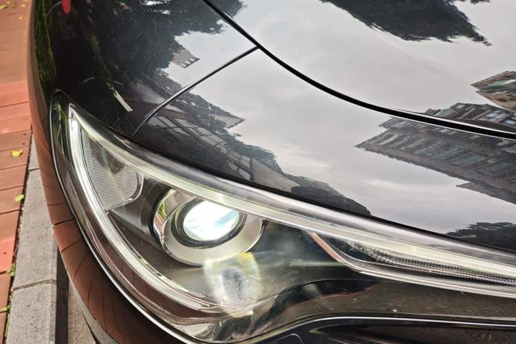 Used Alfa Romeo Stelvio 2017 2.0T 200HP Luxury Edition Right Front Headlight